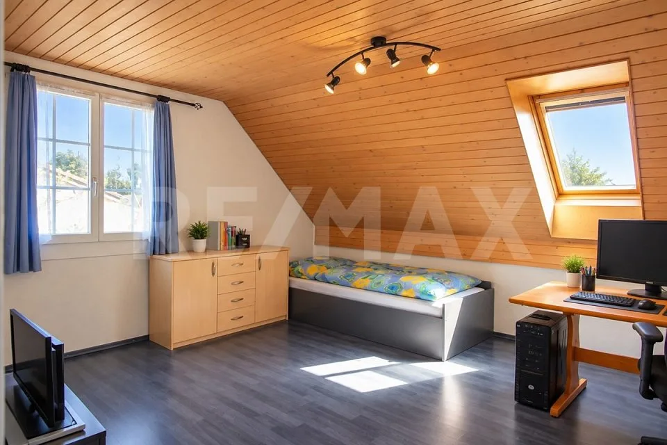 Maison unifamiliale de 5½ pièces avec garage, étable et cave voûtée avec potentiel d'extension – photo 6 sur 13