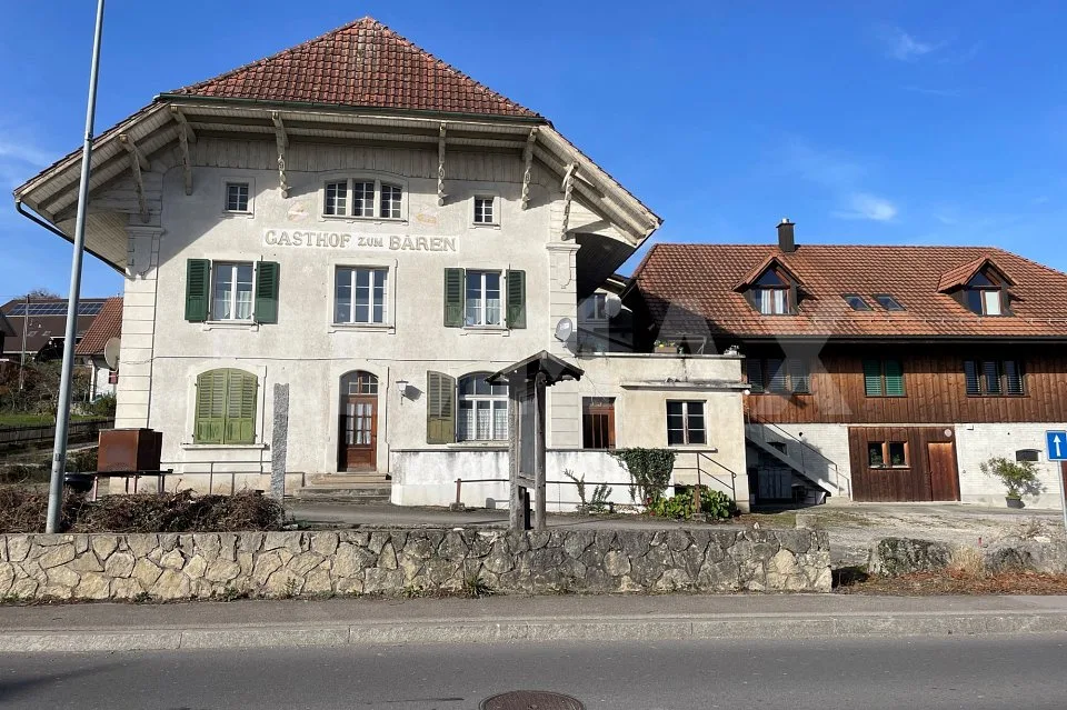 Grosszügiges Grundstück mit Machbarkeitsstudie für eine mögliche Wohnüberbauung. – Foto 2 von 12