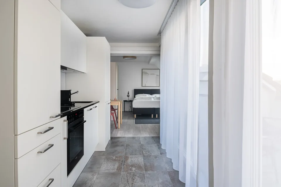 Appartamento mansardato arredato di 1,5 locali con balcone nel cuore di Zurigo – foto 9 di 10