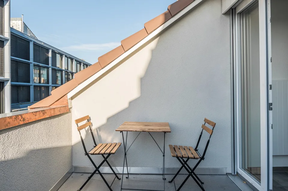 Appartamento mansardato arredato di 1,5 locali con balcone nel cuore di Zurigo – foto 6 di 10
