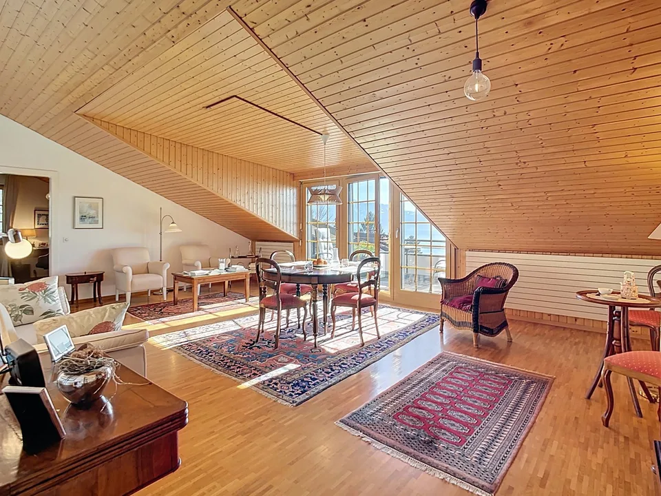 Magnifique appartement en attique de 3.5 pièces avec vue sur le lac et les montagnes – foto 15 di 24