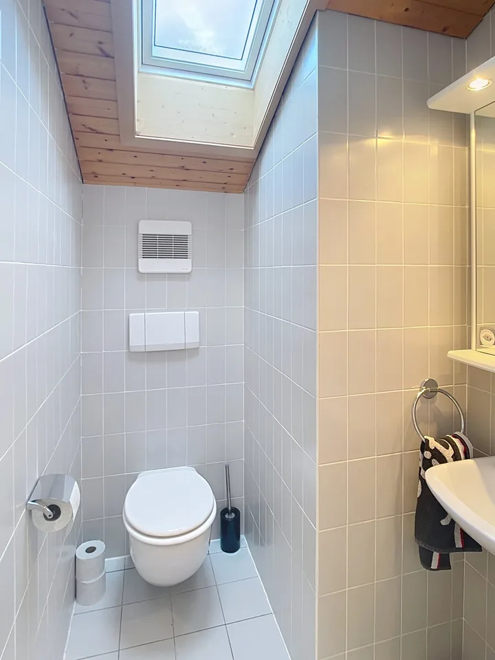 Magnifique appartement en attique de 3.5 pièces avec vue sur le lac et les montagnes – foto 20 di 24