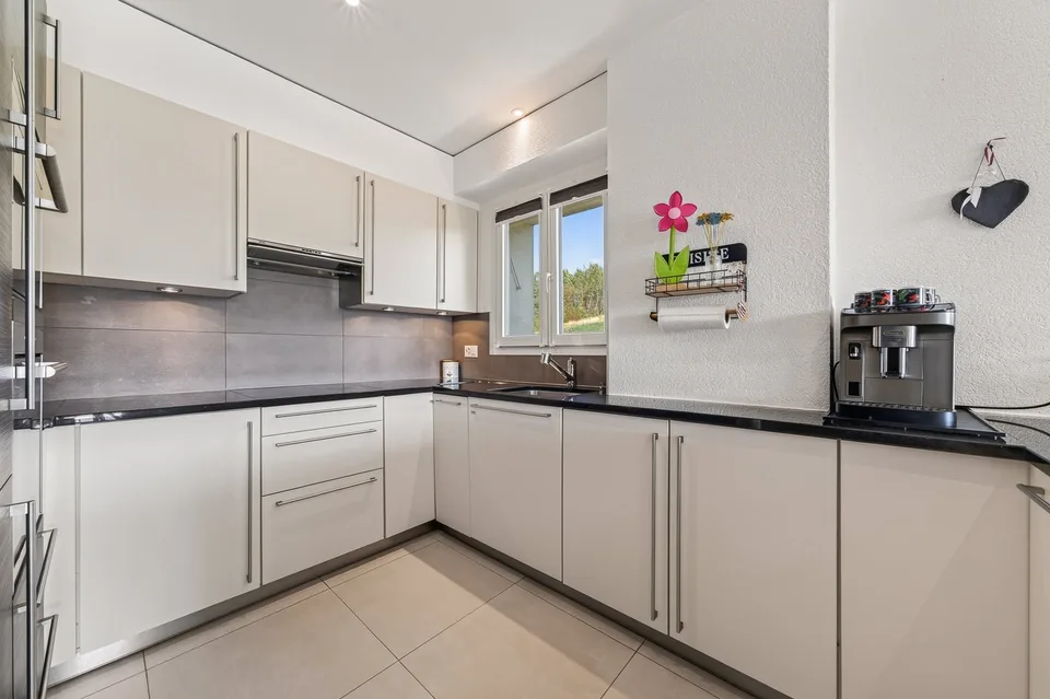 Superbe appartement de 4,5 pièces en duplex avec beau balcon orienté Sud-Ouest – Foto 26 von 34