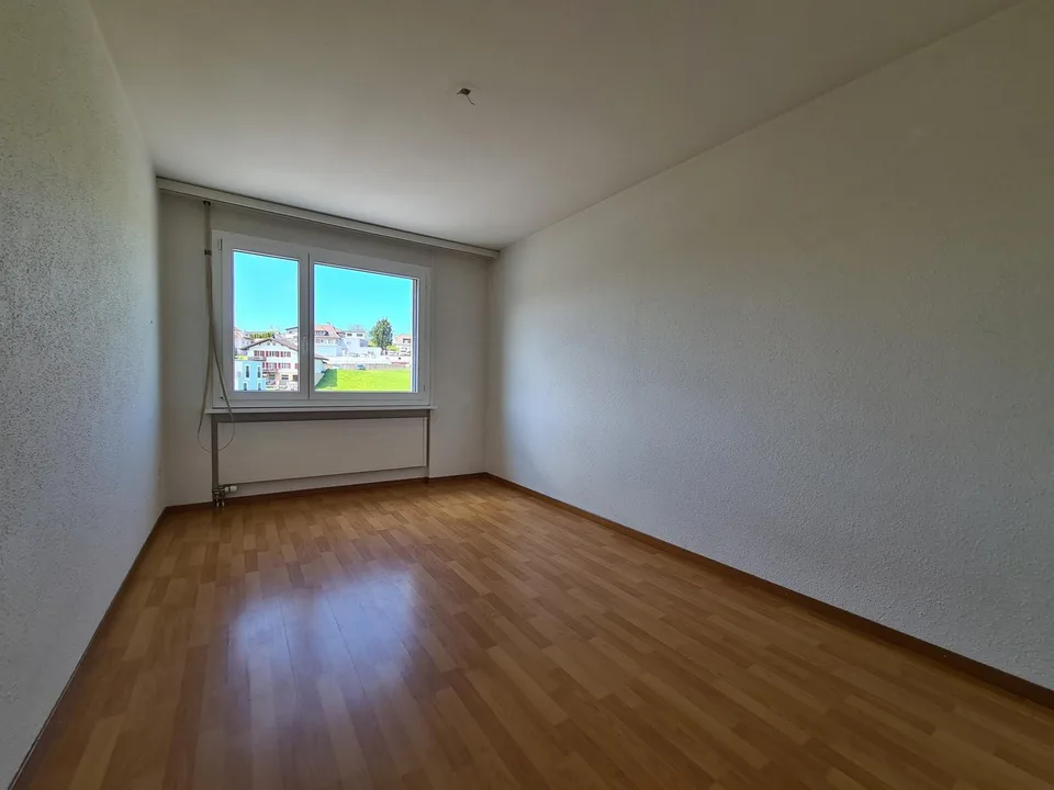 Helle & offene 3.5 Zimmerwohnung in Schmitten – Foto 4 von 7