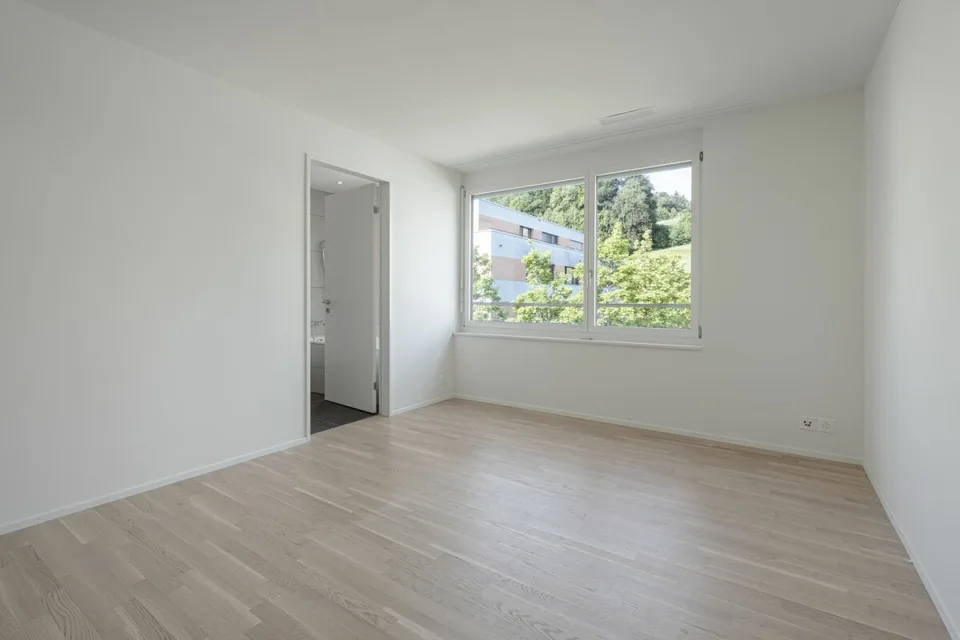Lichtdurchflutete 3.5-Zimmer-Wohnung mit hochwertigem Innenausbau – Foto 5 von 9