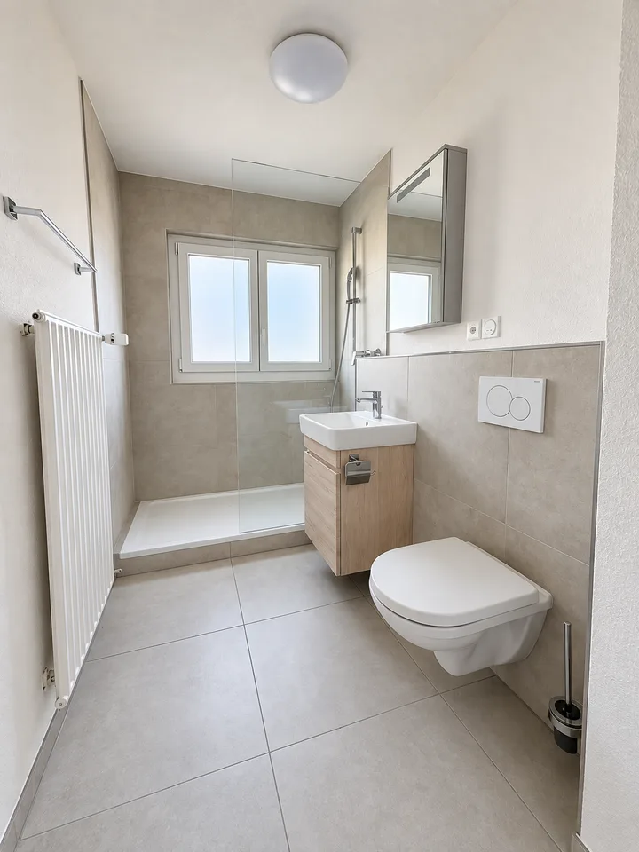 Moderne 4-Zimmer-Wohnung – Erstbezug nach hochwertiger Kernsanierung – Foto 4 von 15