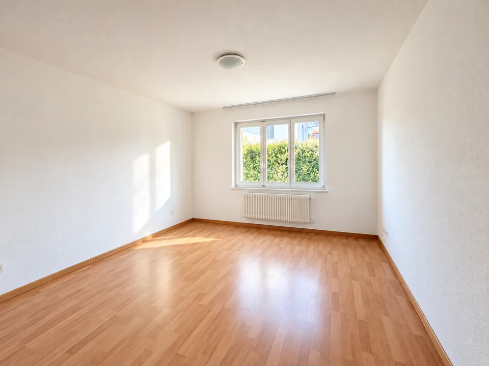 Incantevole appartamento a 3 locali al piano terra con balcone a Langenthal – foto 3 di 8
