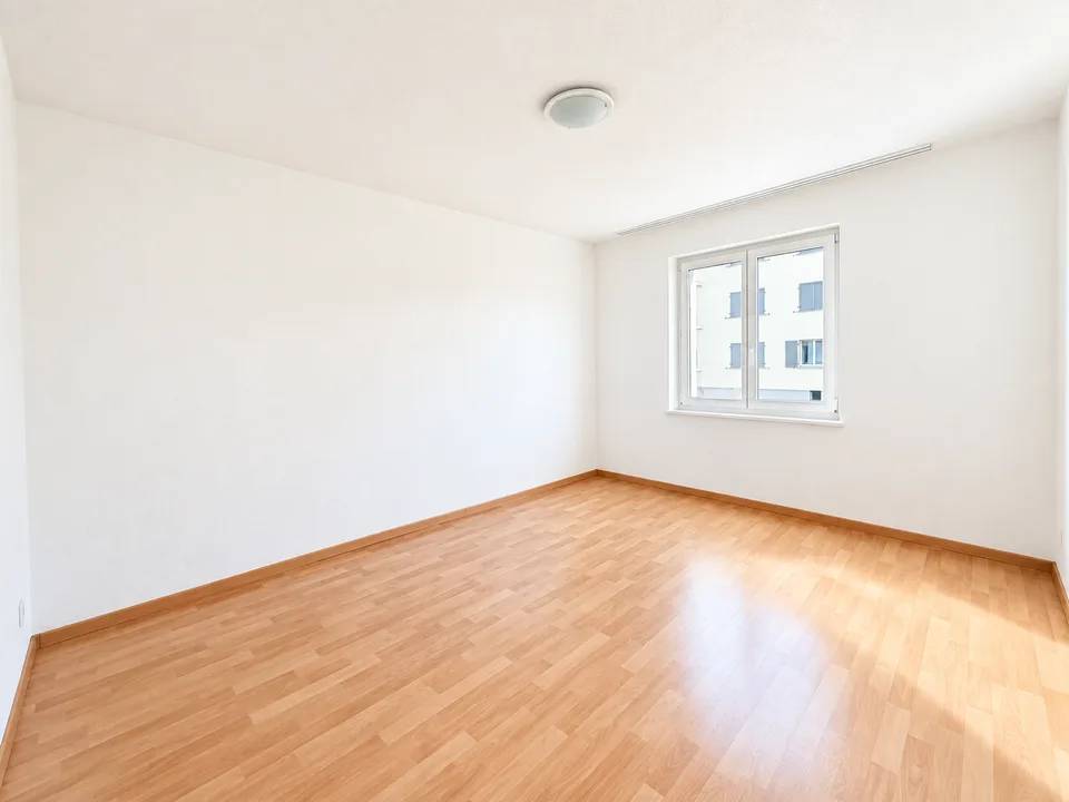 Incantevole appartamento a 3 locali al piano terra con balcone a Langenthal – foto 5 di 8