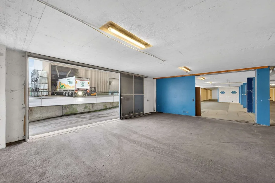 Hünenberg Gewerbe-Hub | Gewerbeflächen ab 1'000 m² für Produktion, Gewerbe, Freizeit und Showroom – Foto 9 von 13