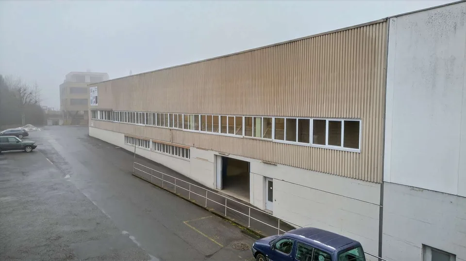 Hallenflächen ab ca. 1'000 m² und 7.2 m Raumhöhe für Produktion, Gewerbe, Freizeit und Showroom – photo 8 of 13