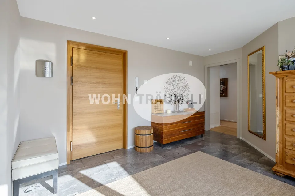4.5-room attic apartment with a touch of luxury – photo 3 of 13