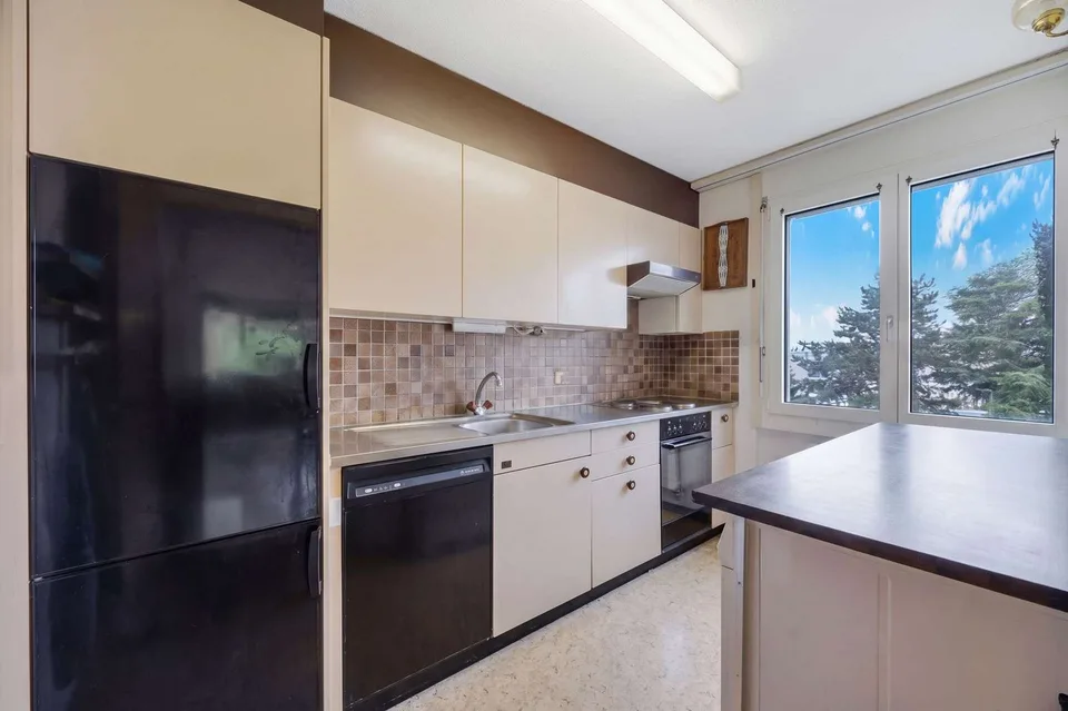 Appartement 3,5 pièces dans un emplacement central à Neuhausen – photo 4 sur 10