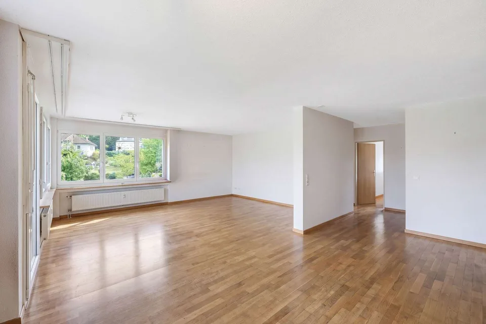Appartement 3,5 pièces dans un emplacement central à Neuhausen – photo 2 sur 10