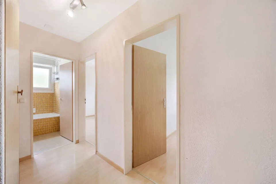 Appartement 3,5 pièces dans un emplacement central à Neuhausen – photo 8 sur 10