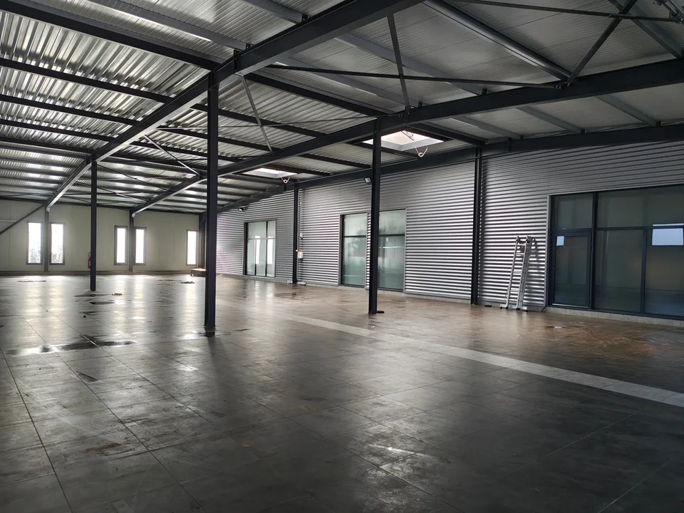 Industrial hall for rent – Route des Treize Cantons 32, Lucens – photo 2 of 4