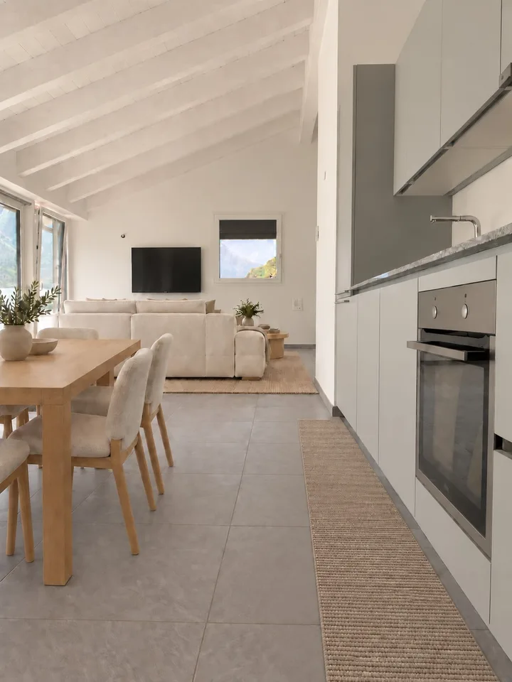 Appartement mansardé moderne de 4,5 pièces à Cama – disponible immédiatement – photo 4 sur 15