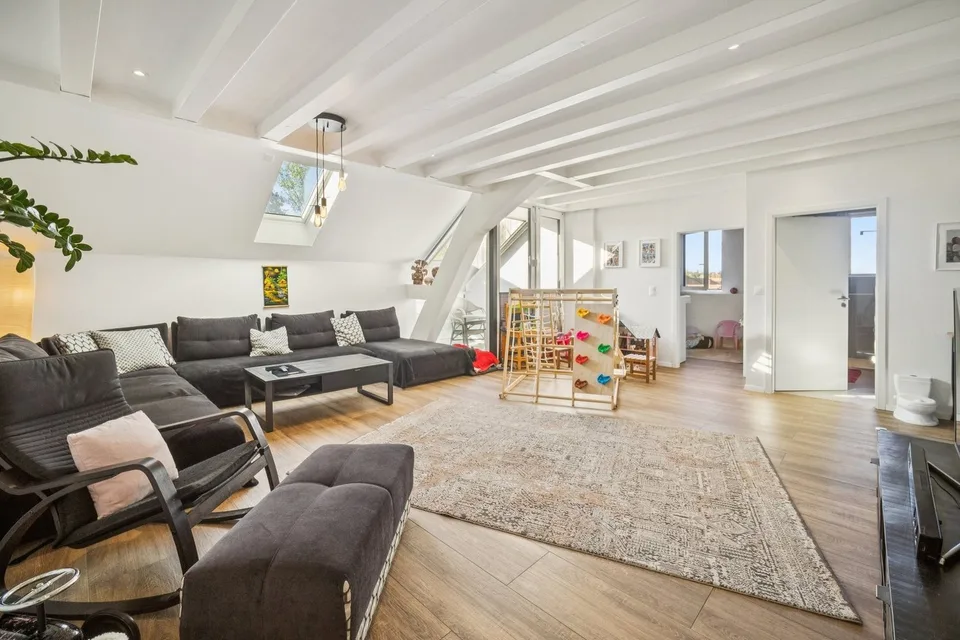 Magnifico duplex di 178m2 nel cuore del villaggio – foto 3 di 10