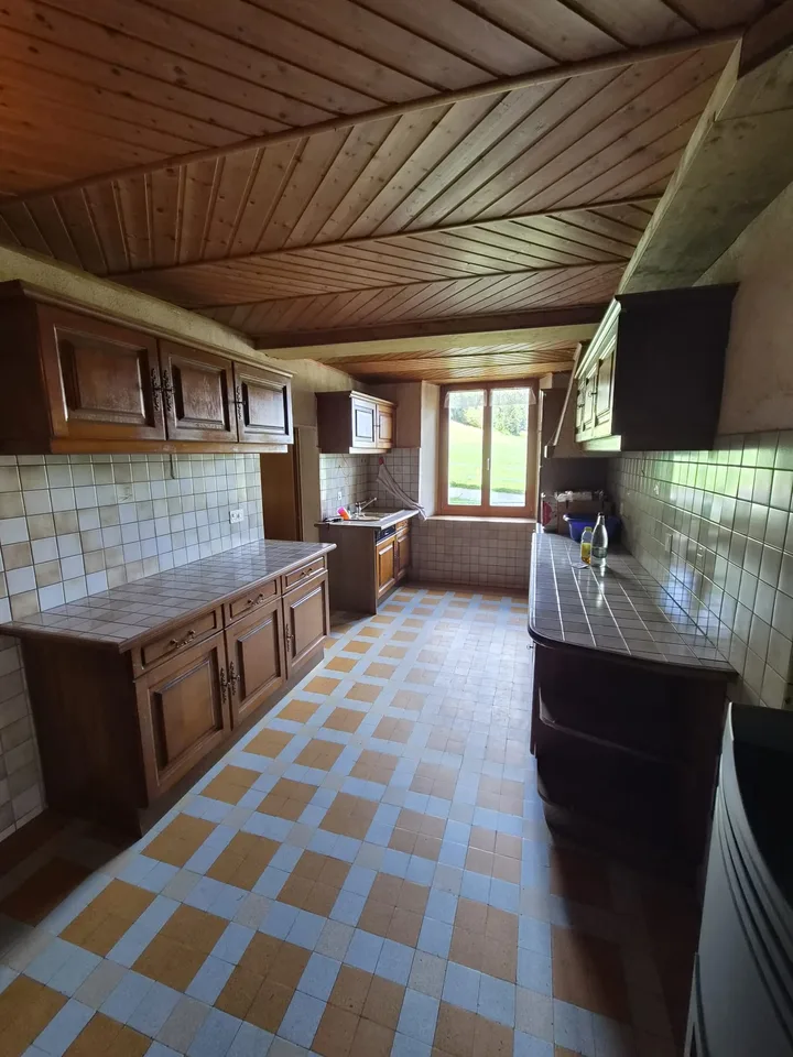 Reserviert! Bauernhof mit großzügigen Volumen – Foto 7 von 11