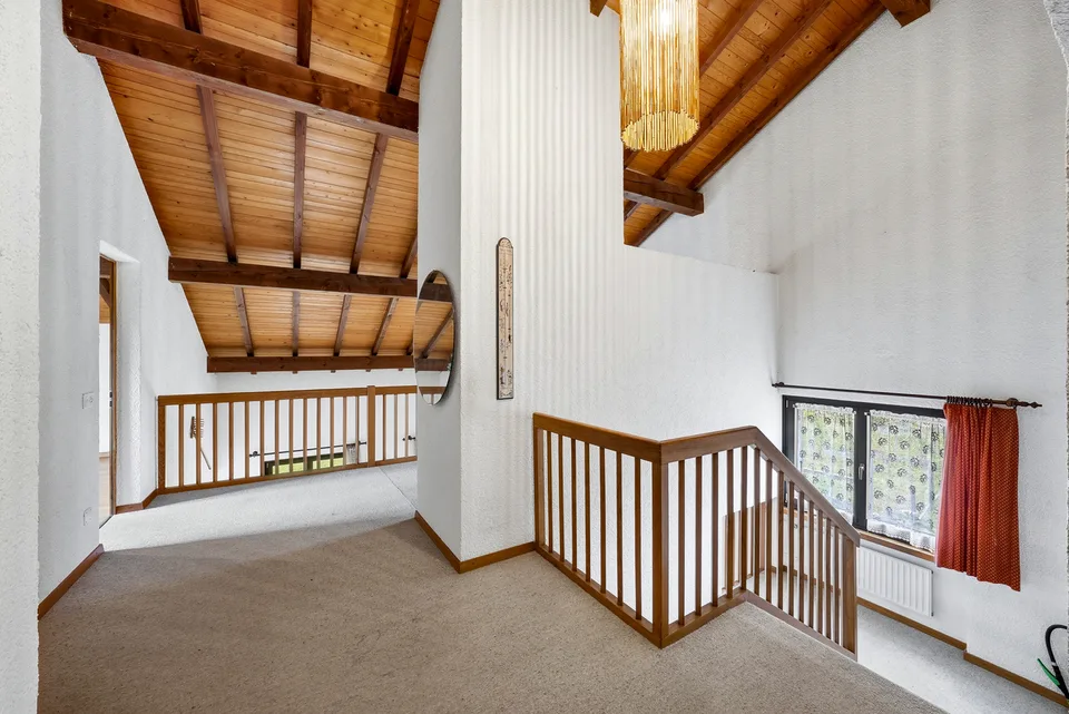 Detached house on large plot with lake view – photo 9 of 13