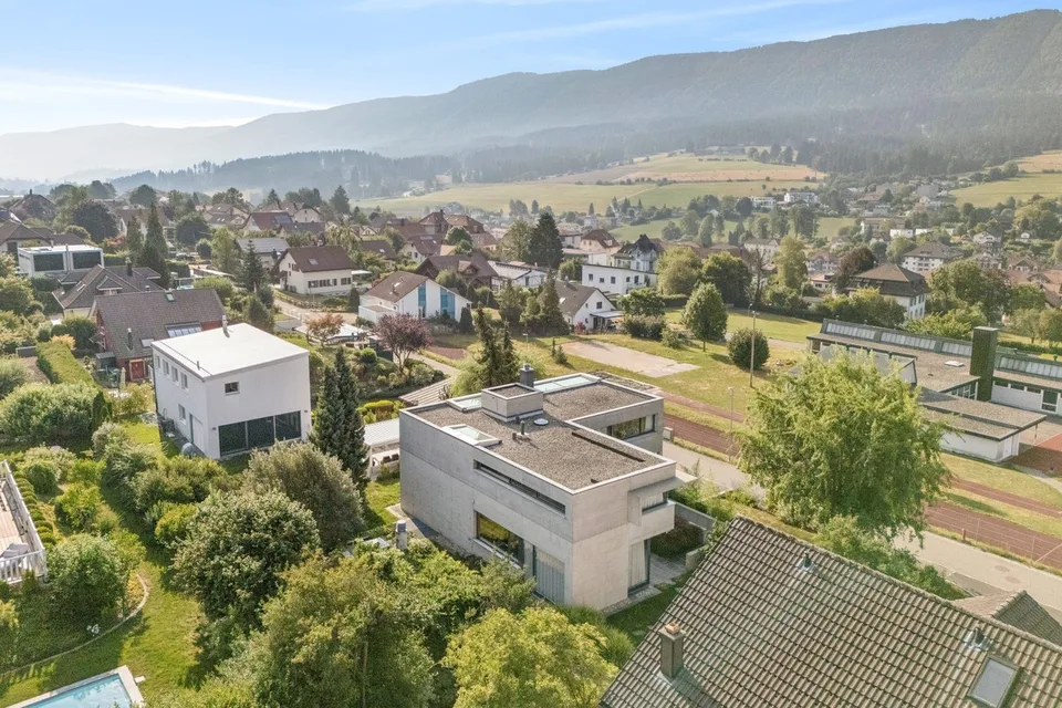 Villa zur Verkauf in Reconvilier - Licht und Lebensqualität im Jura – Foto 2 von 13
