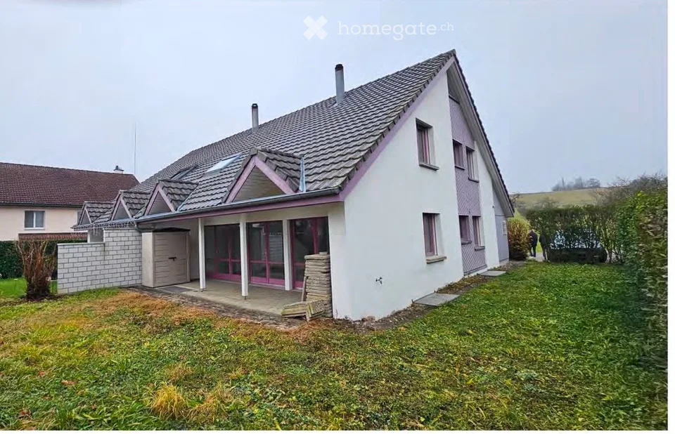 Charming two-family house in a quiet location in Gächlingen – photo 2 of 10