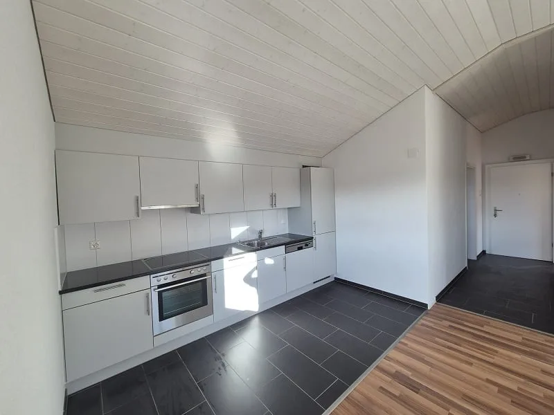Charmante 2-Zimmer-Dachgeschosswohnung mit Balkon in Steinach – Foto 3 von 6