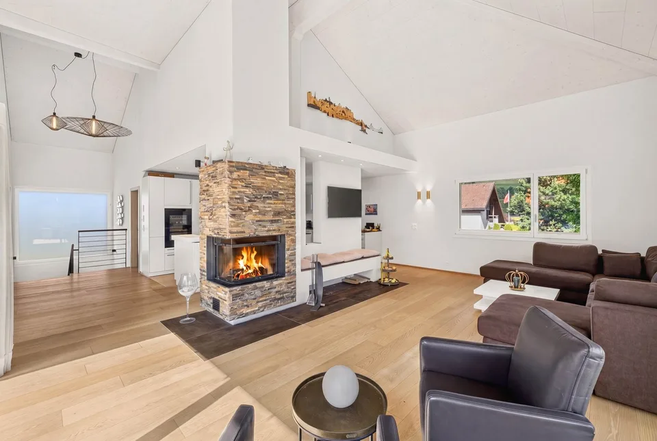 Maison de rêve de 6,5 pièces avec appartement annexe dans un emplacement privilégié au bord de la rivière – photo 4 sur 17