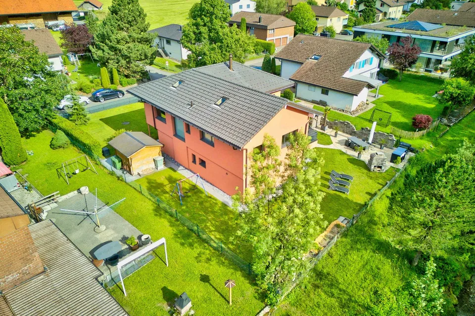 Maison de rêve de 6,5 pièces avec appartement annexe dans un emplacement privilégié au bord de la rivière – photo 15 sur 17