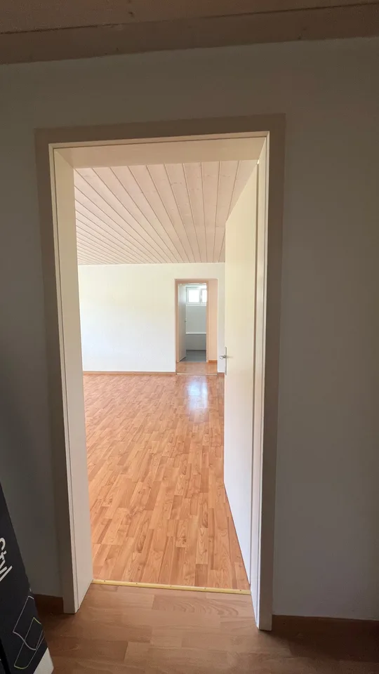 Charmantes 3-Zimmer-Wohnung mit Balkon in Tramelan – Foto 9 von 9