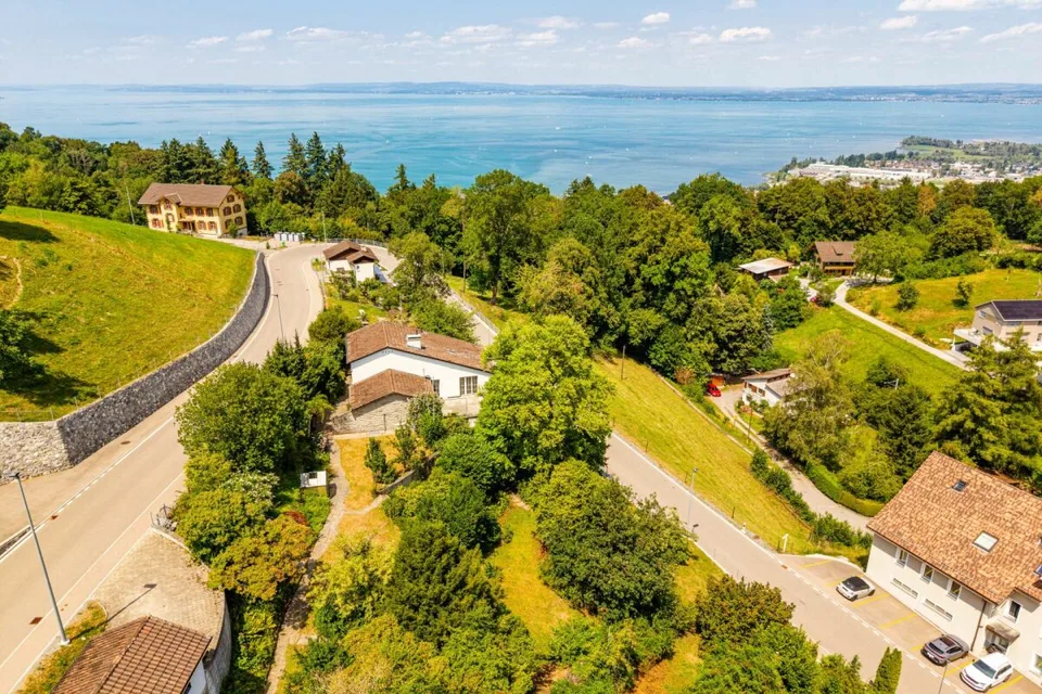 Seltene Gelegenheit für Bauherren und Investoren - rund 1'426 m² Bauland mit vielseitigem Entwicklungspotenzial – Foto 2 von 3