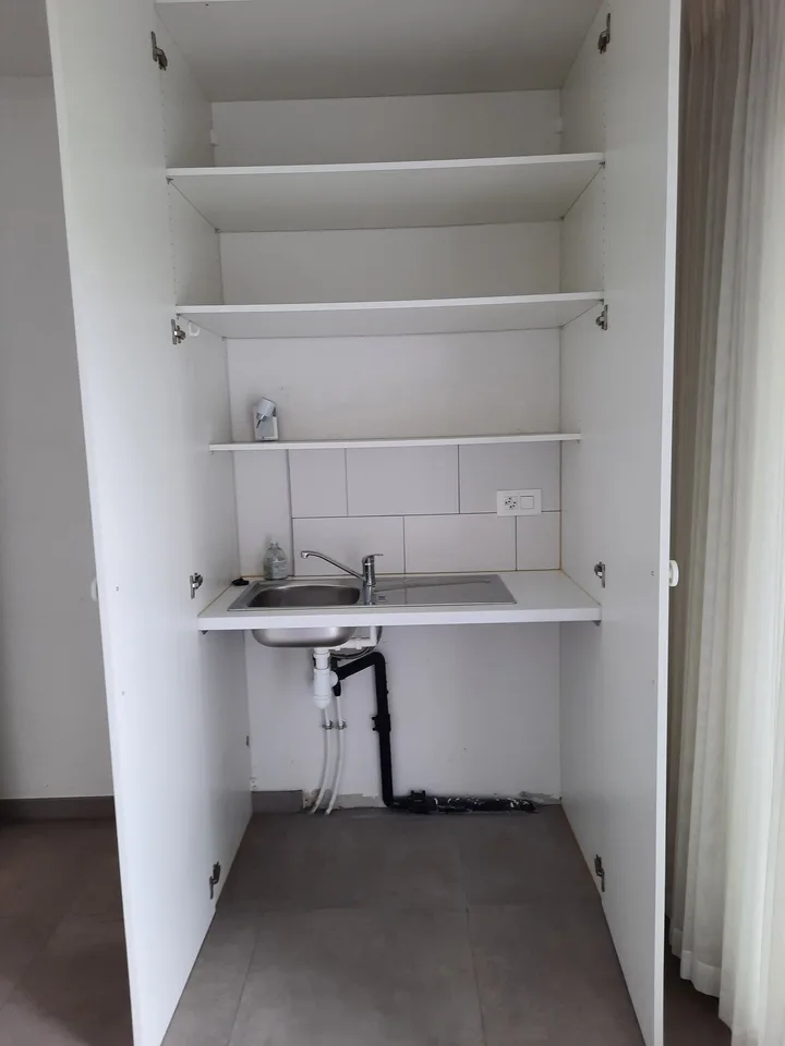 Schönes Büro von 3 Zimmern, geeignet für ein Büro oder einen Therapeuten – Foto 5 von 11