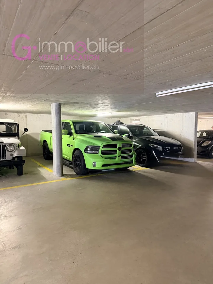 Posto auto interno in un parcheggio sotterraneo – foto 4 di 5