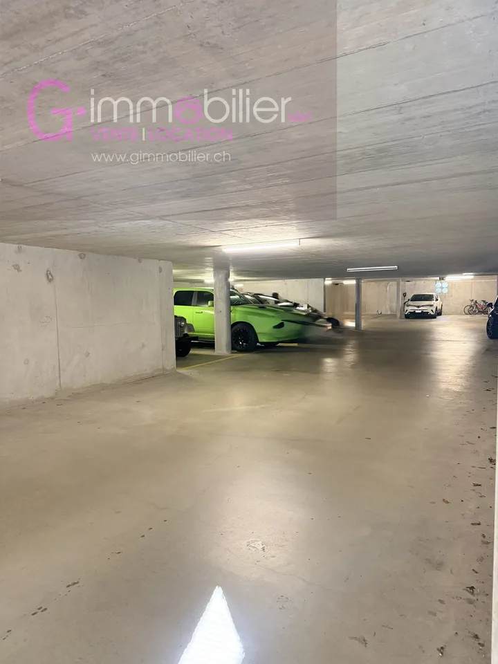 Posto auto interno in un parcheggio sotterraneo – foto 3 di 5