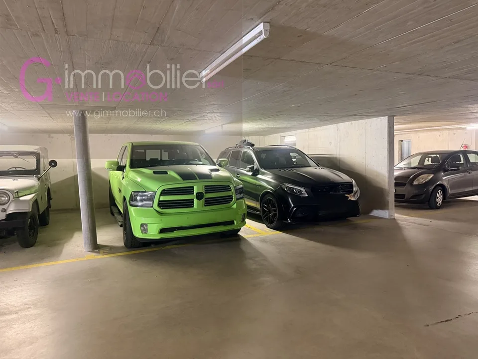 Posto auto interno in un parcheggio sotterraneo – foto 2 di 5