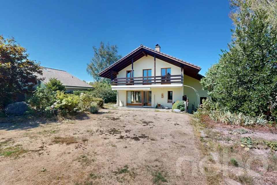 Casa unifamiliare di 5,5 locali con grande terreno in zona tranquilla – foto 3 di 12