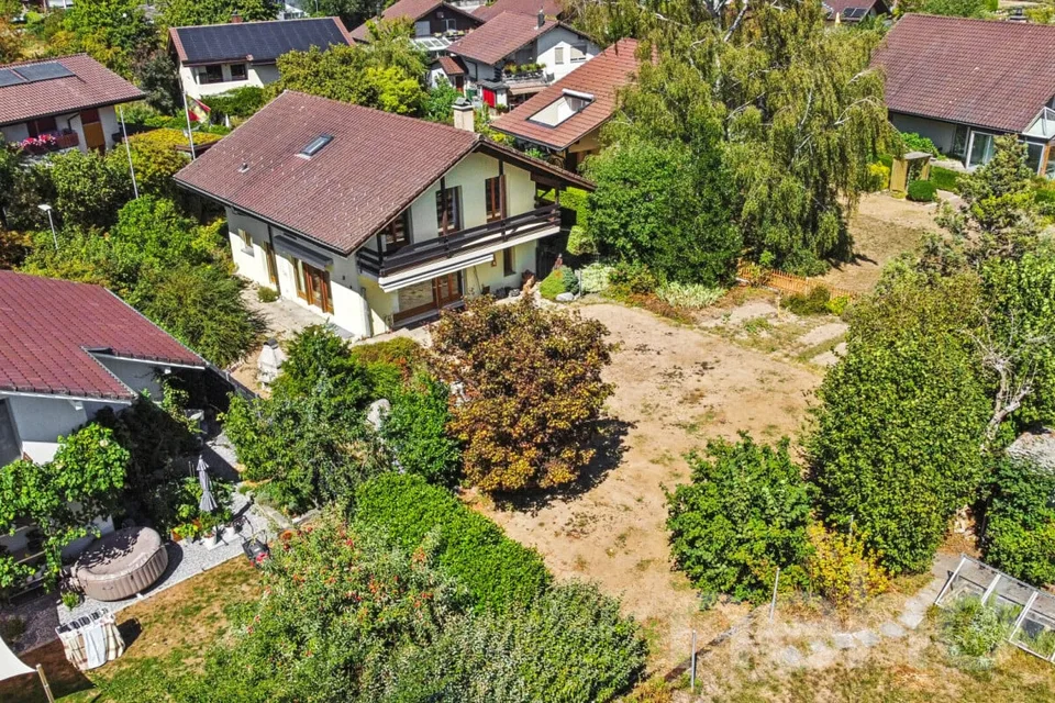 Casa unifamiliare di 5,5 locali con grande terreno in zona tranquilla – foto 4 di 12