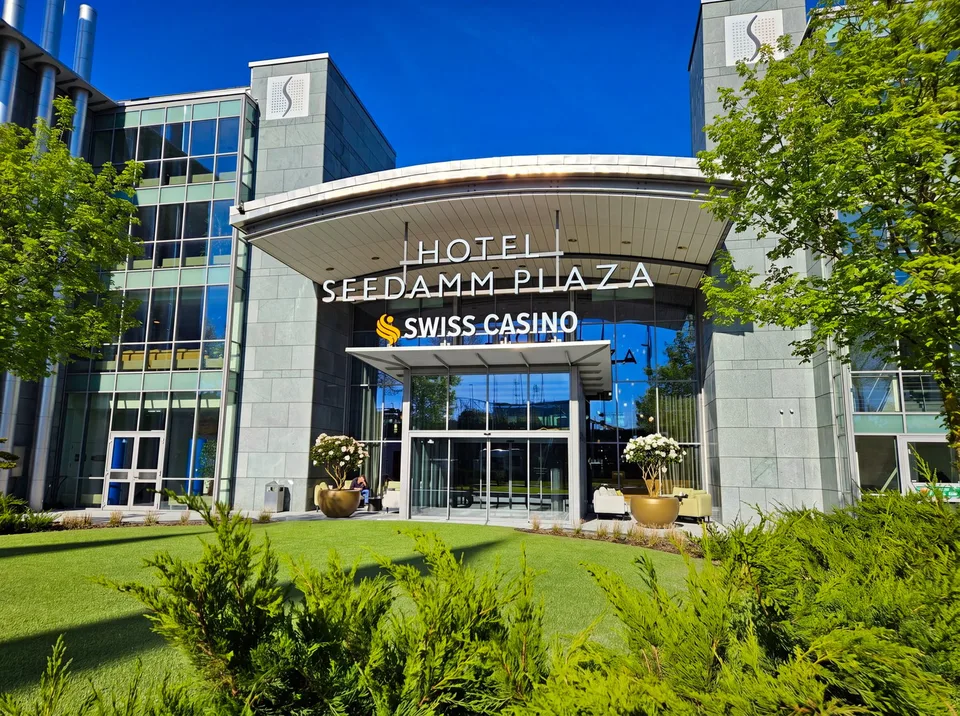 Exklusives Wohnen am Zürichsee mit Seesicht & Hotelkomfort | 2.5- 4.5 Zimmer – optional vollmöbliert – Foto 9 von 10