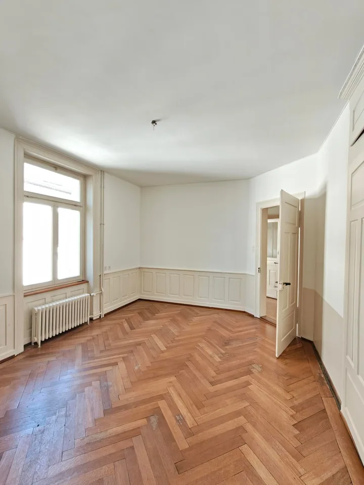 Geräumige 7.5-Zimmer-Wohnung befristet für 24 Monate – Foto 2 von 8