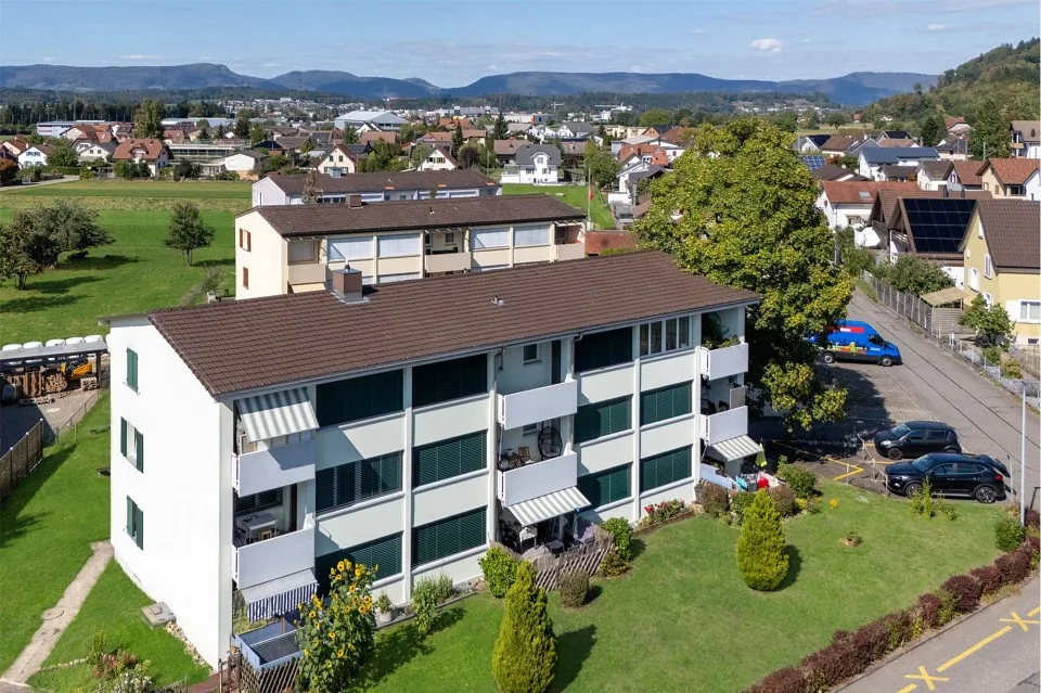 Casa multifamiliare ben curata con tre appartamenti da 2½ e sei appartamenti da 3½ locali – foto 3 di 12