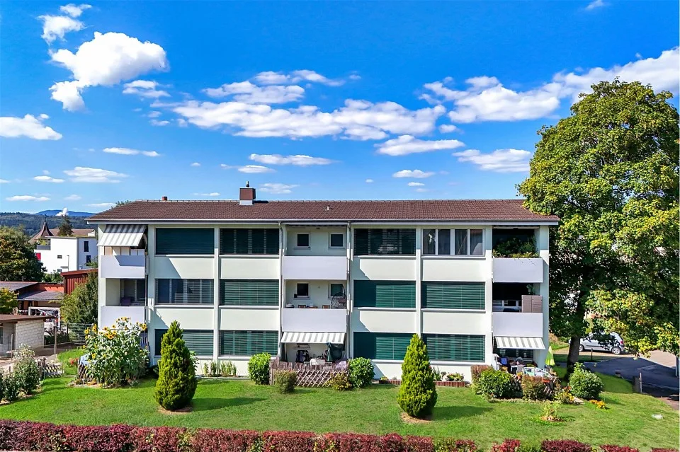 Casa multifamiliare ben curata con tre appartamenti da 2½ e sei appartamenti da 3½ locali – foto 4 di 12