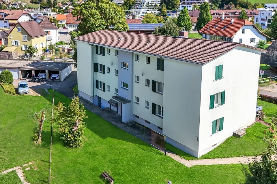 Casa multifamiliare ben curata con tre appartamenti da 2½ e sei appartamenti da 3½ locali – foto 8 di 12