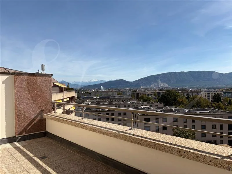 Rue Maurice-Braillard 40, Magnifico duplex traversante con vista panoramica su Ginevra, le Alpi e il Giura – foto 2 di 7