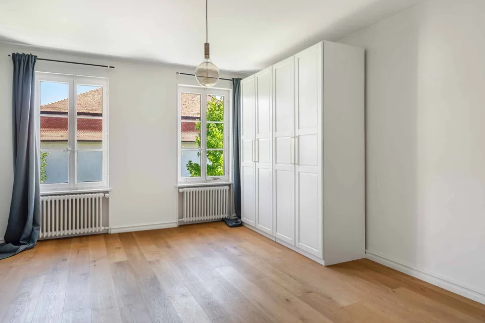 Exklusiv - Eine außergewöhnliche, vollständig renovierte Villa – Foto 6 von 10