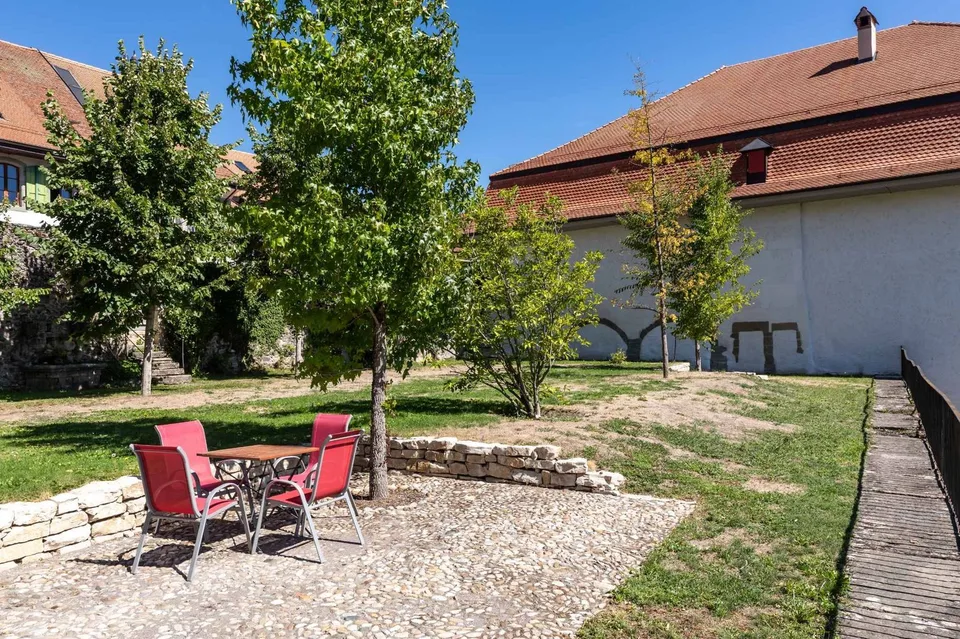 Exklusiv - Eine außergewöhnliche, vollständig renovierte Villa – Foto 10 von 10