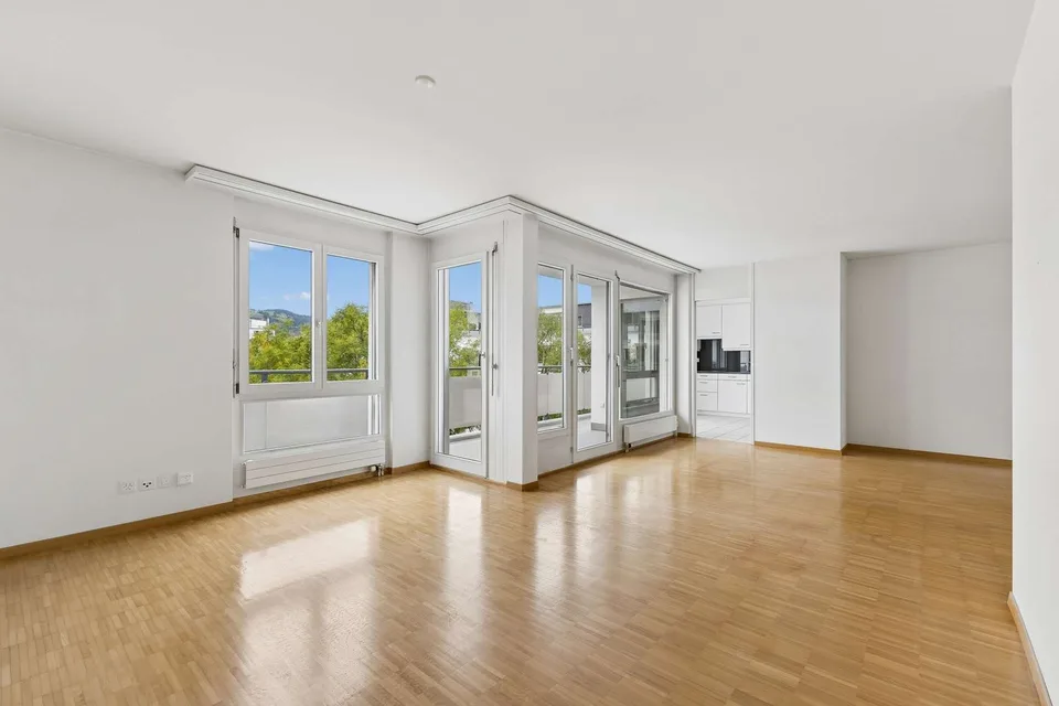 RESERVIERT: Zentral in Baar mit Blick ins Grüne: 114 m2 und zwei gedeckte Balkone – Foto 4 von 11
