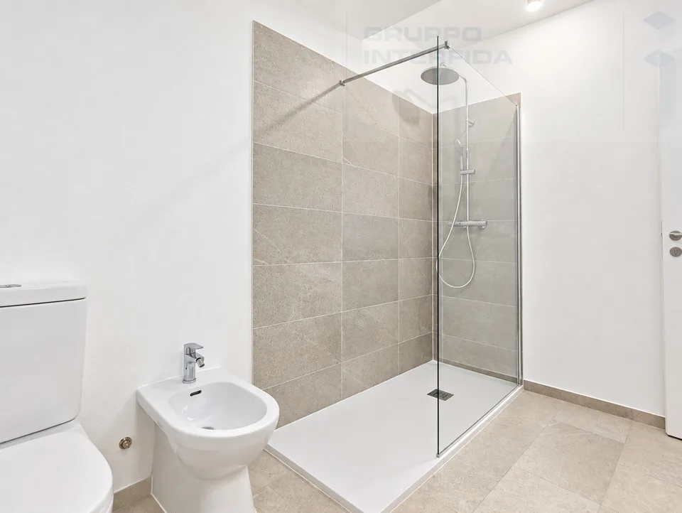 HELLES 3.5 ZIMMER WOHNUNG RENOVIERTE – Foto 7 von 7