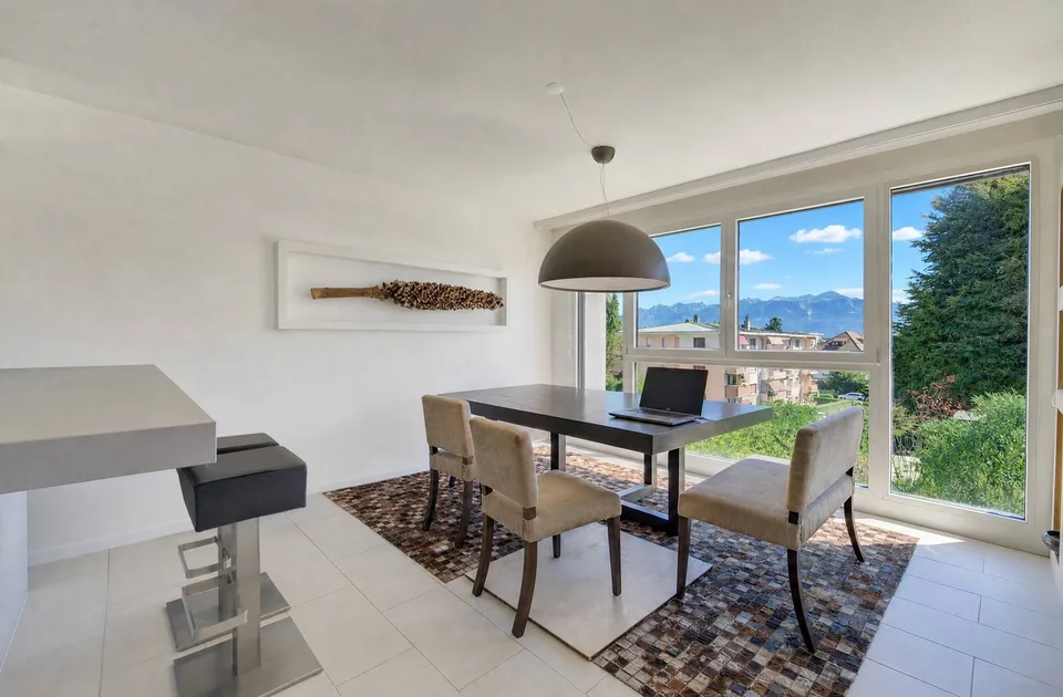 Magnifikes contemporary Duplex mit 4,5 Zimmern, Garten und Balkon – Foto 4 von 10
