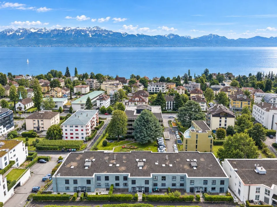Magnifikes contemporary Duplex mit 4,5 Zimmern, Garten und Balkon – Foto 2 von 10
