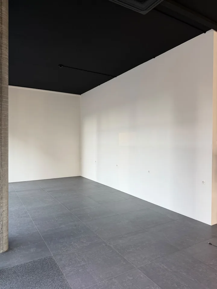 Locale commerciale polivalente / studio al piano inferiore – Zollikofen – foto 3 di 4