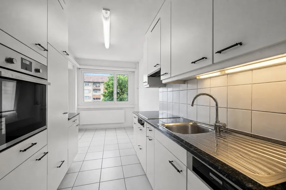 Modern, zentral und 2 Einstellhallenplätze inklusive – Foto 4 von 13